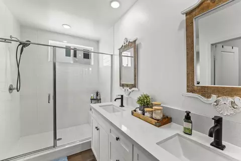 Bath - 3002 Bravo Loop #2, Chula Vista, CA 91915 photo 2 of 2