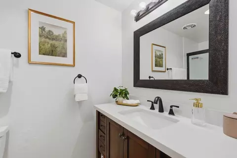 Bath - 361 E James Ct, Chula Vista, CA 91910 photo 3 of 3