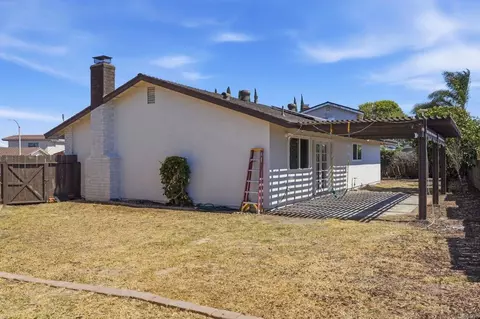 Exterior - 361 E James Ct, Chula Vista, CA 91910 photo 5 of 7