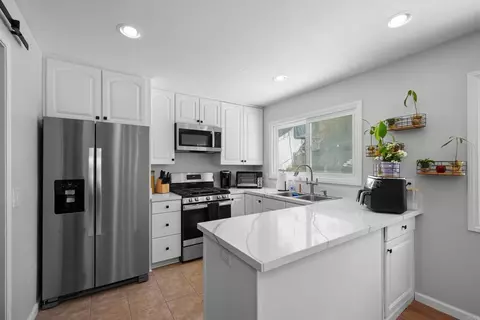 Kitchen - 9601 Halberns Blvd, Santee, CA 92071 photo 3 of 4