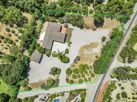 View/Area - 3131 Summit Dr, Escondido, CA 92025 photo 10 of 10