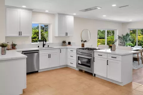 Kitchen - 3131 Summit Dr, Escondido, CA 92025 photo 3 of 4
