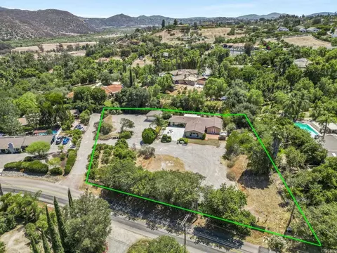 View/Area - 3131 Summit Dr, Escondido, CA 92025 photo 3 of 10