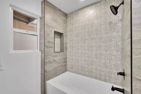 Bath - 3131 Summit Dr, Escondido, CA 92025 photo 4 of 4