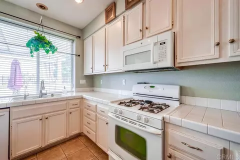 Kitchen - 33018 Terrace Dr, Temecula, CA 92592 photo 3 of 3