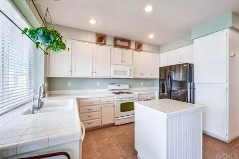 Kitchen - 33018 Terrace Dr, Temecula, CA 92592 photo 1 of 3