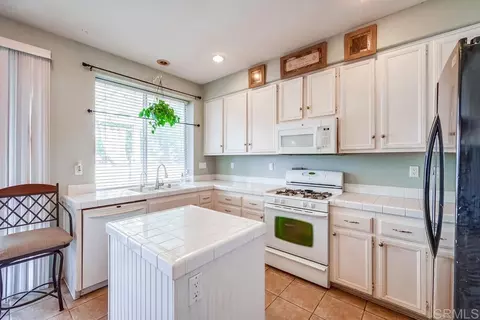 Kitchen - 33018 Terrace Dr, Temecula, CA 92592 photo 2 of 3