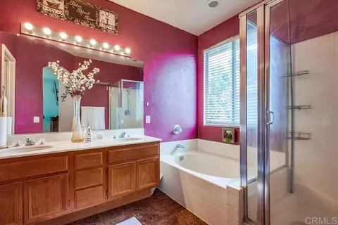 Bath - 33018 Terrace Dr, Temecula, CA 92592 photo 2 of 4