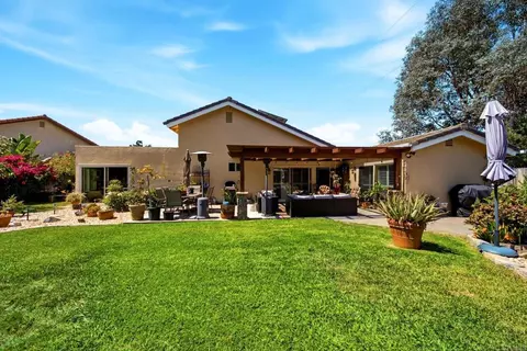 Exterior - 1663 Linda Sue Ln, Encinitas, CA 92024 photo 2 of 8