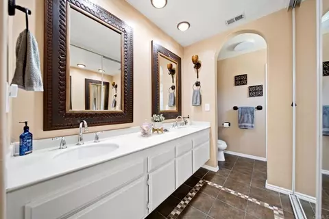 Bath - 1663 Linda Sue Ln, Encinitas, CA 92024 photo 1 of 3