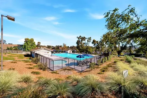 Exterior - 1663 Linda Sue Ln, Encinitas, CA 92024 photo 7 of 8