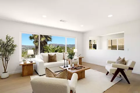 Living - 1024 Circle Dr, Escondido, CA 92025 photo 3 of 9