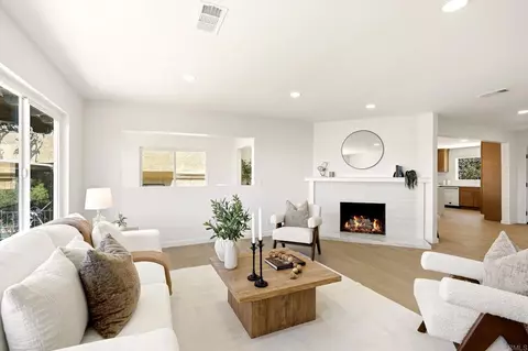 Living - 1024 Circle Dr, Escondido, CA 92025 photo 4 of 9