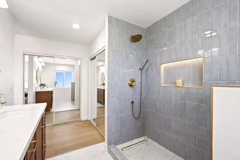 Bath - 1024 Circle Dr, Escondido, CA 92025 photo 2 of 4