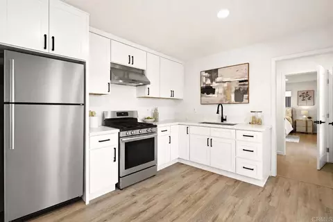 Kitchen - 1024 Circle Dr, Escondido, CA 92025 photo 6 of 7
