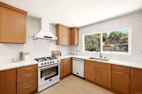 Kitchen - 1024 Circle Dr, Escondido, CA 92025 photo 2 of 7