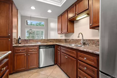 Kitchen - 1550 Apache Dr UNIT D, Chula Vista, CA 91910 photo 1 of 2