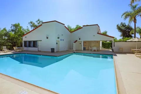 1550 Apache Dr UNIT D, Chula Vista, CA 91910 photo 2