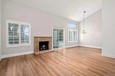 Living - 1550 Apache Dr UNIT D, Chula Vista, CA 91910 photo 1 of 4