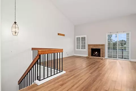 Living - 1550 Apache Dr UNIT D, Chula Vista, CA 91910 photo 4 of 4