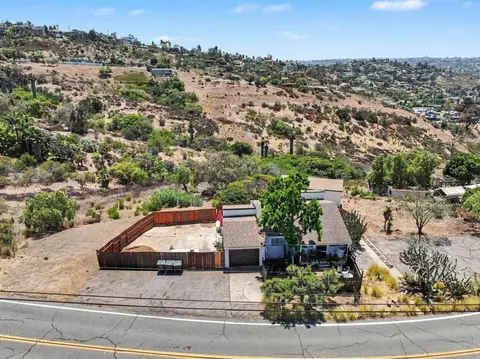 View/Area - 2610 Helix St, Spring Valley, CA 91977 photo 1 of 6