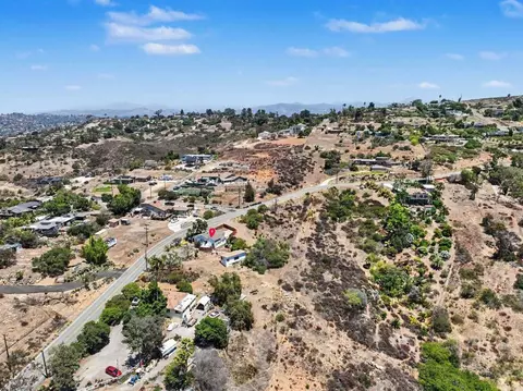 View/Area - 2610 Helix St, Spring Valley, CA 91977 photo 5 of 6