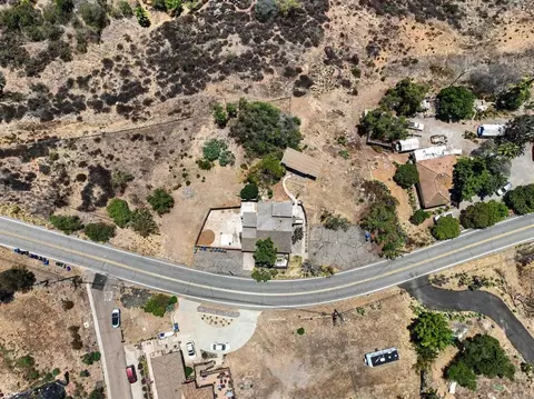 View/Area - 2610 Helix St, Spring Valley, CA 91977 photo 2 of 6