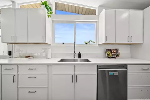 Kitchen - 12540 Taunt Pl, Poway, CA 92064 photo 3 of 4