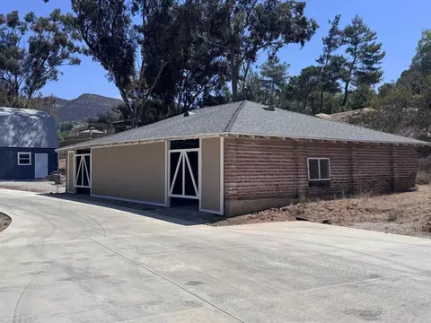 Exterior - 3268 Peg Leg Mine Rd, Jamul, CA 91935 photo 17 of 24