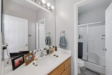 Bath - 5186 Cobalt Way, Oceanside, CA 92057 photo 4 of 4