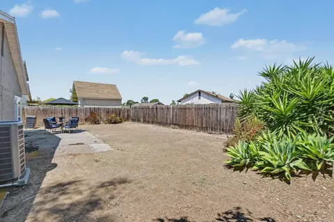Exterior - 104 Lechuza Ln, Spring Valley, CA 91977 photo 7 of 11