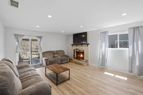 622 G St, Ramona, CA 92065 photo 2