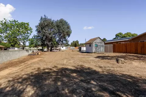 Exterior - 611 9th St, Ramona, CA 92065 photo 8 of 10