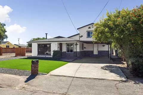 Exterior - 611 9th St, Ramona, CA 92065 photo 3 of 10
