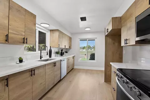 Kitchen - 611 9th St, Ramona, CA 92065 photo 2 of 4