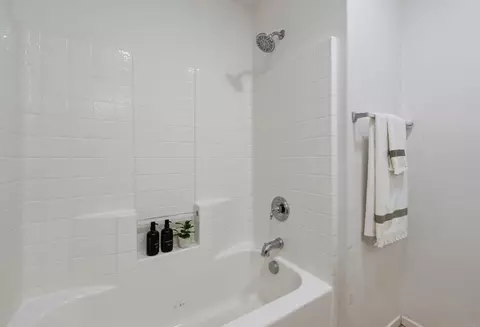 Bath - 9744 Sierra Madre Rd, Spring Valley, CA 91977 photo 2 of 3