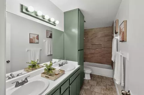 Bath - 945 E St, Ramona, CA 92065 photo 1 of 1
