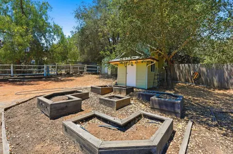Exterior - 2438 Duraznitos Rd, Ramona, CA 92065 photo 4 of 5