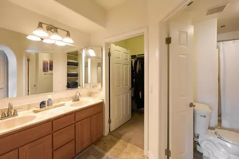 Bath - 2724 Lake Pointe Dr #239, Spring Valley, CA 91977 photo 1 of 3