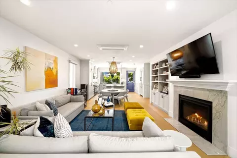 Living - 825 9th St, Coronado, CA 92118 photo 2 of 4