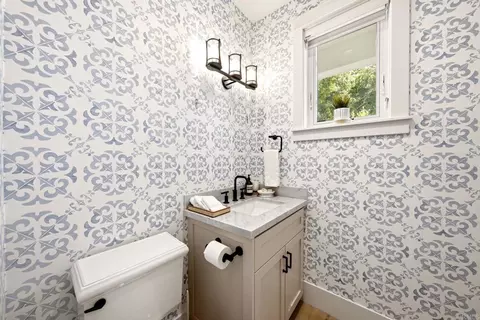 Bath - 825 9th St, Coronado, CA 92118 photo 1 of 6