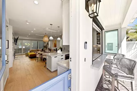 Entry Way - 825 9th St, Coronado, CA 92118 photo 1 of 1