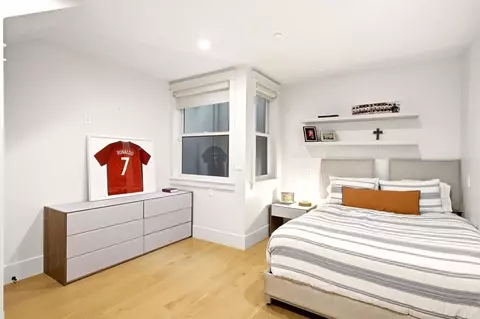 Bedroom - 825 9th St, Coronado, CA 92118 photo 4 of 6