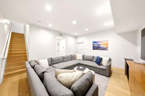 Living - 825 9th St, Coronado, CA 92118 photo 3 of 4