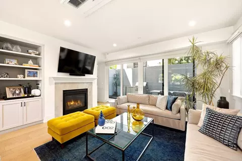 Living - 825 9th St, Coronado, CA 92118 photo 1 of 4