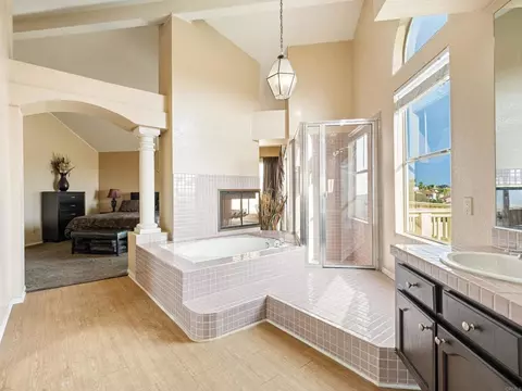 Bath - 5048 Viewridge Way, Oceanside, CA 92056 photo 2 of 2