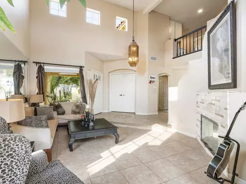 Living - 5048 Viewridge Way, Oceanside, CA 92056 photo 2 of 4