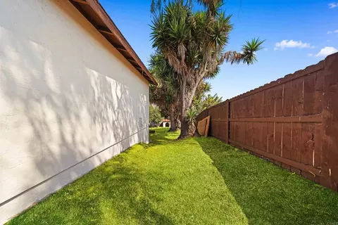 Exterior - 8808 Leigh Ave, Spring Valley, CA 91977 photo 10 of 18