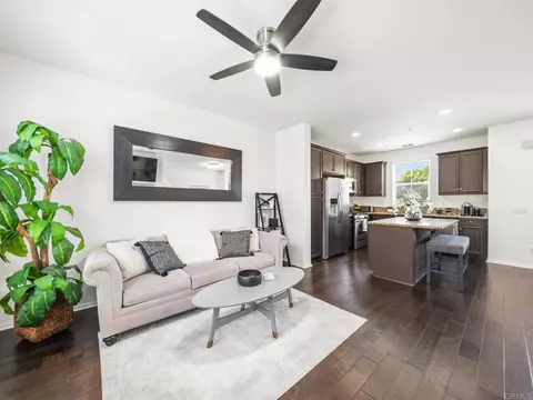 Living - 1824 Peach Ct #3, Chula Vista, CA 91913 photo 2 of 2