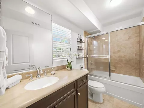 Bath - 1824 Peach Ct #3, Chula Vista, CA 91913 photo 2 of 4
